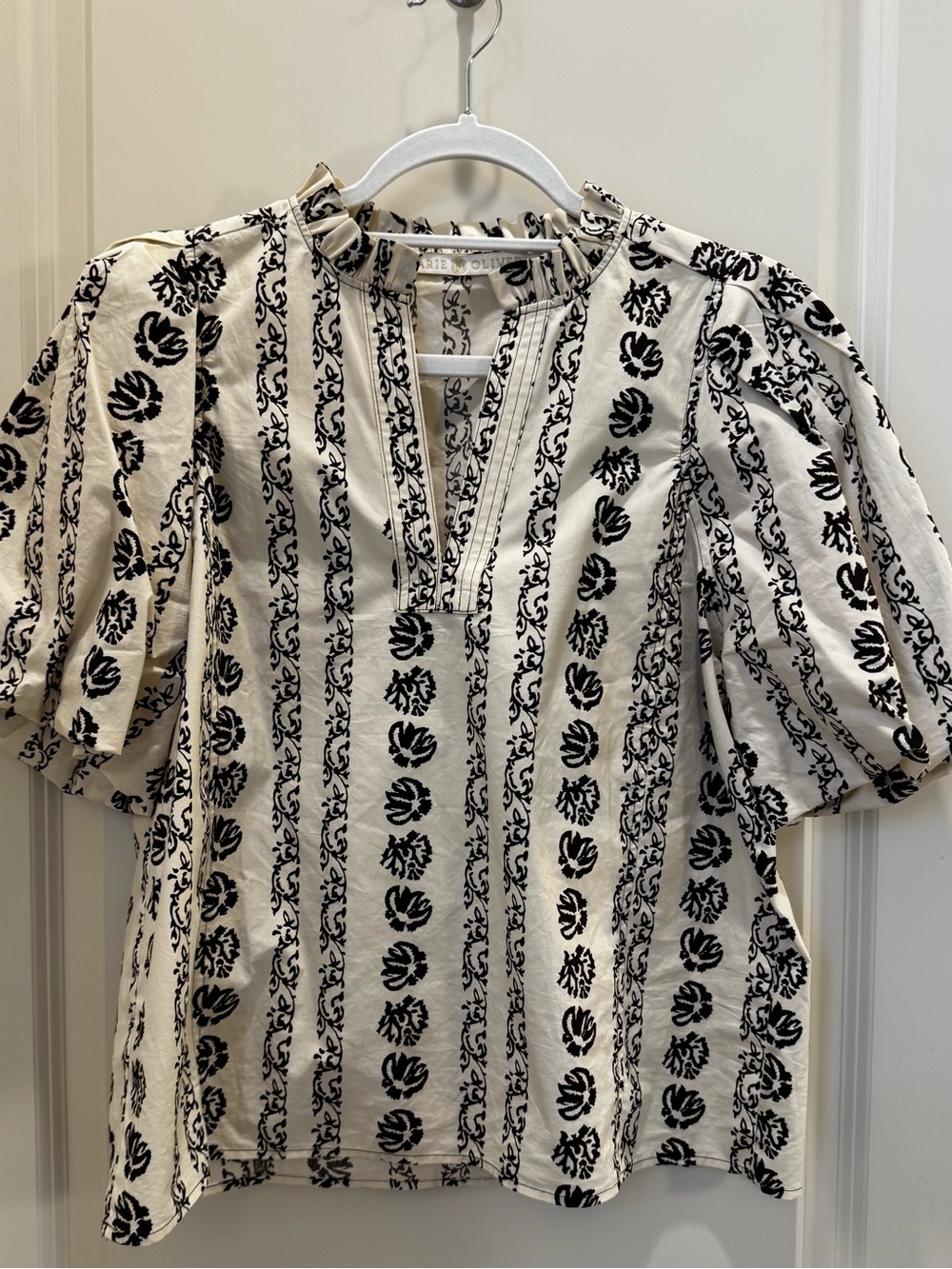 Marie Oliver Black & White Printed V-Neck Puff Sleeve Blouse